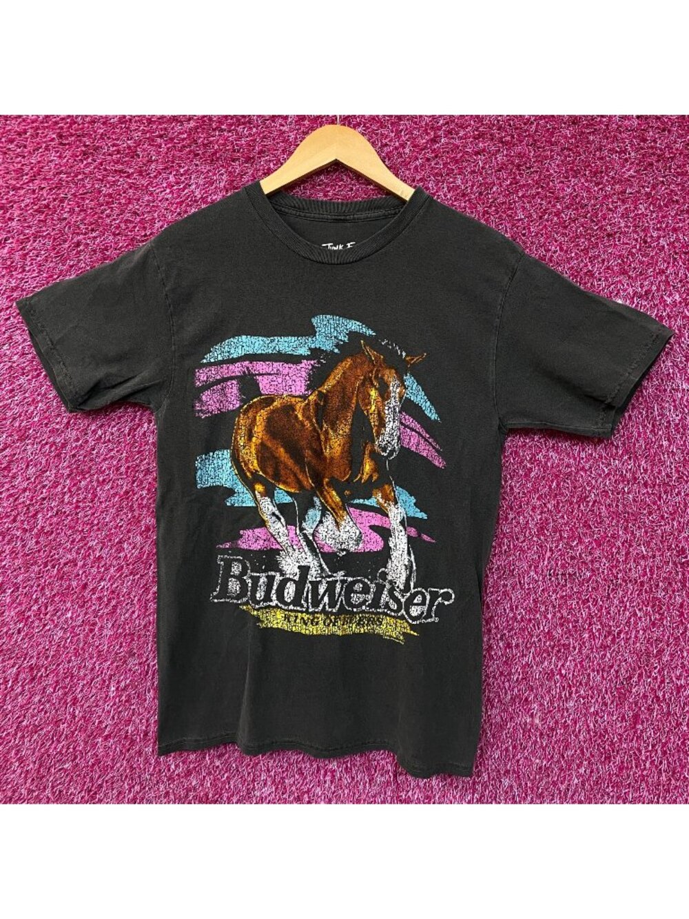 Junk Food Brand Budweiser Clydesdale Graphic T-Shirt Small